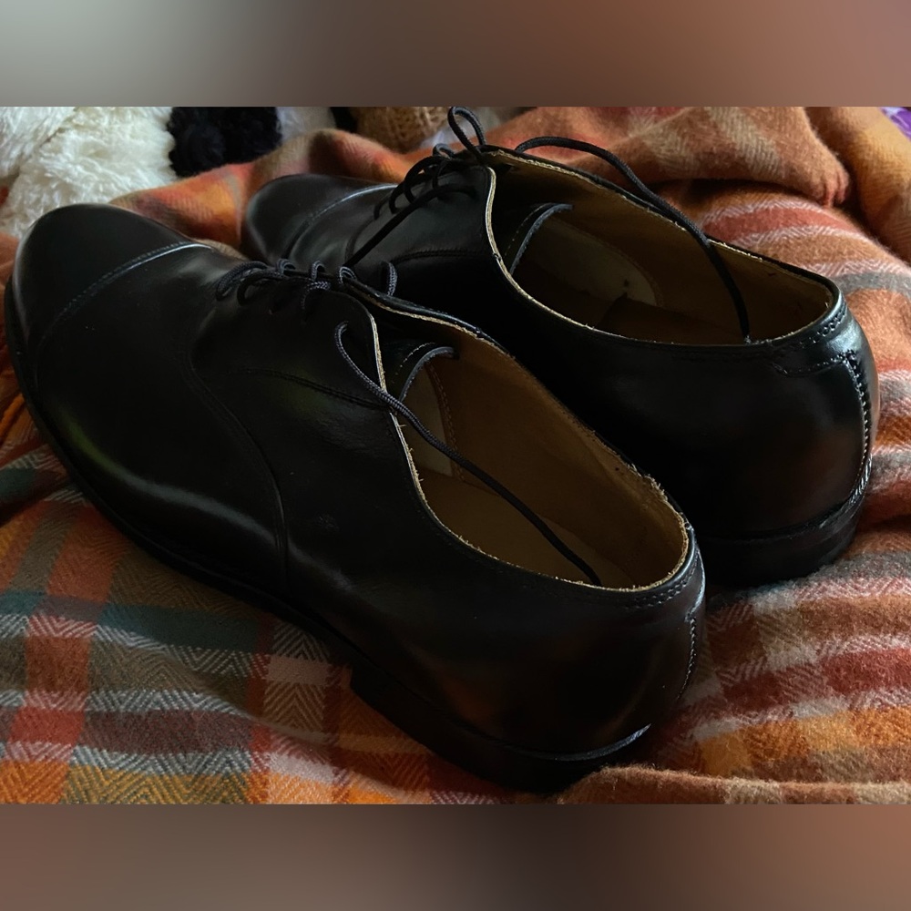 I am selling these almost  new Bastion Oxford- Black Men’s Shoes.